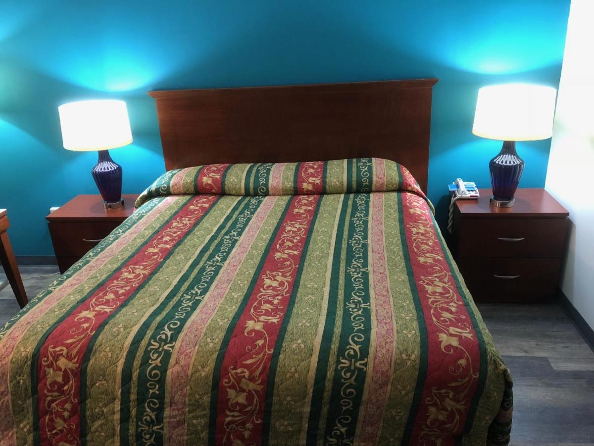 Econo Lodge Georgetown Bagian luar foto
