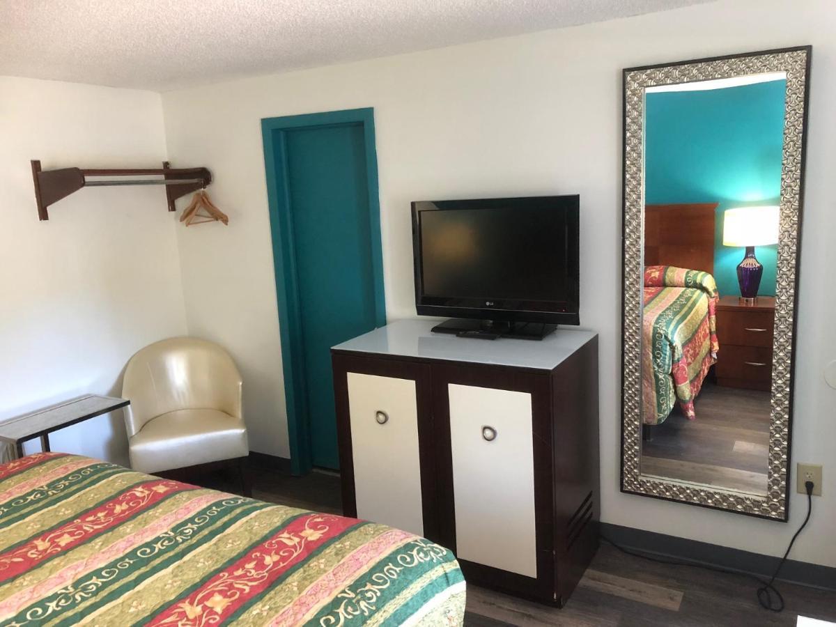 Econo Lodge Georgetown Bagian luar foto