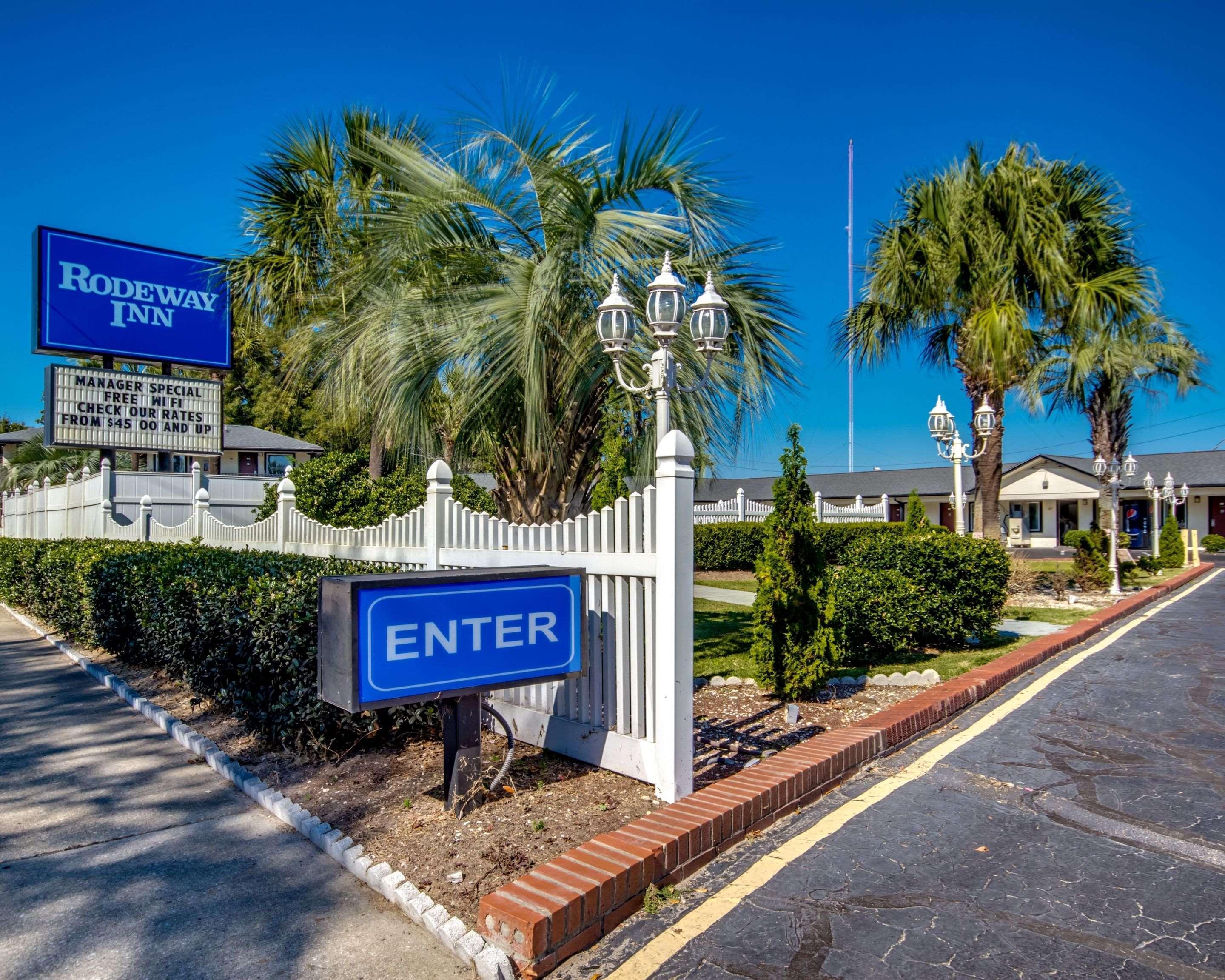Econo Lodge Georgetown Bagian luar foto