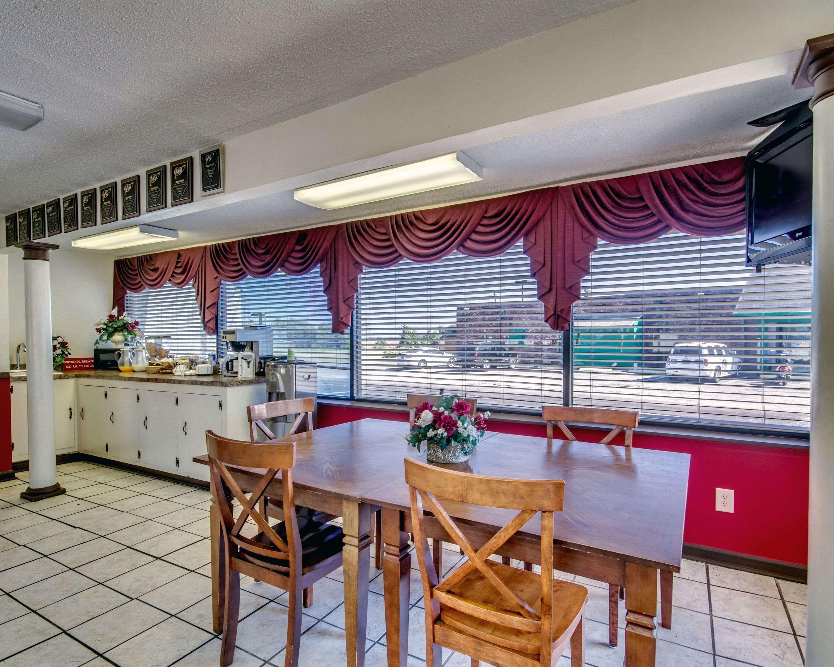 Econo Lodge Georgetown Bagian luar foto