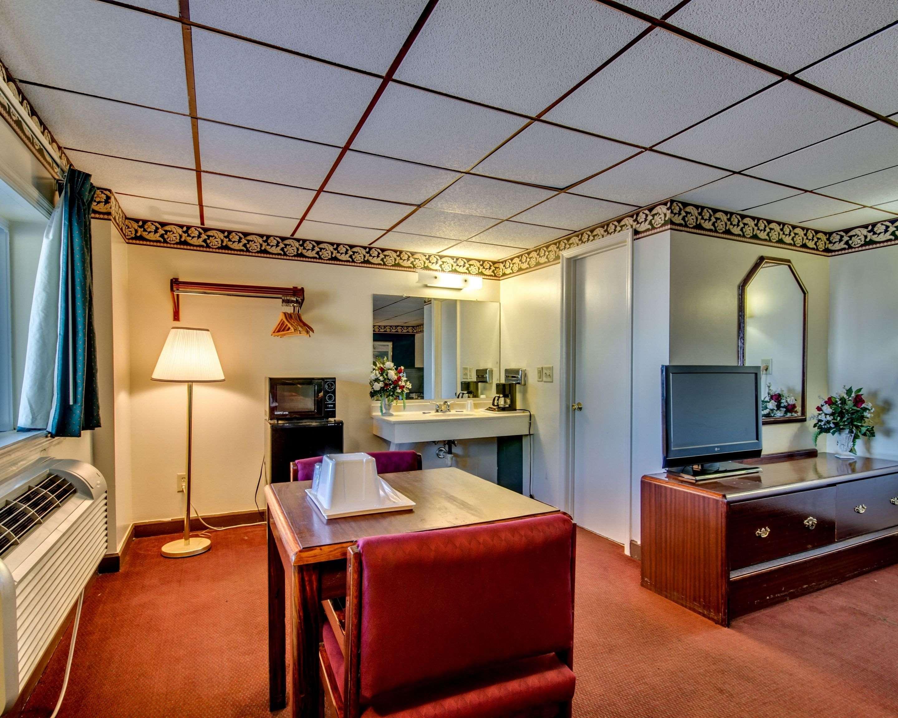 Econo Lodge Georgetown Bagian luar foto