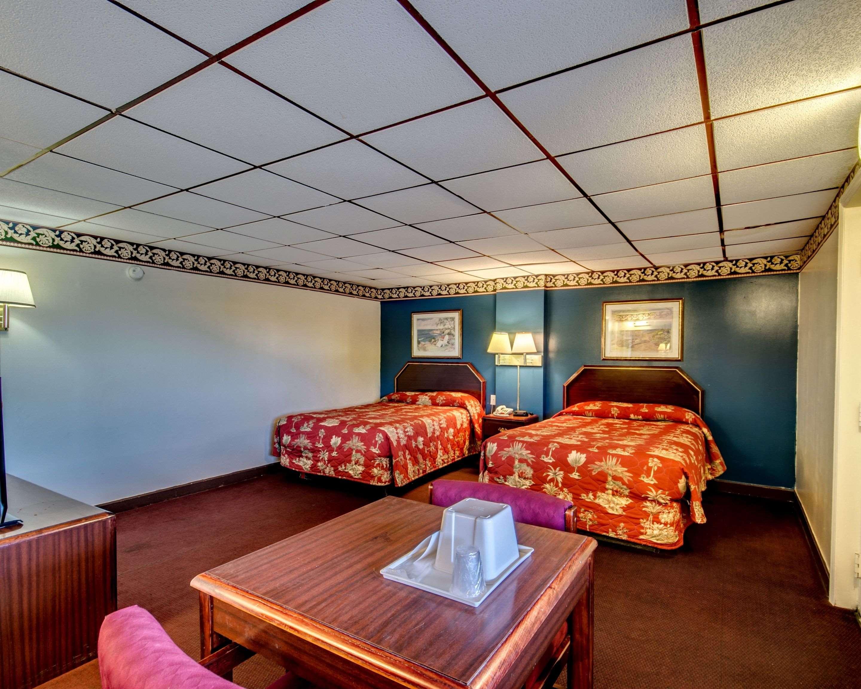 Econo Lodge Georgetown Bagian luar foto