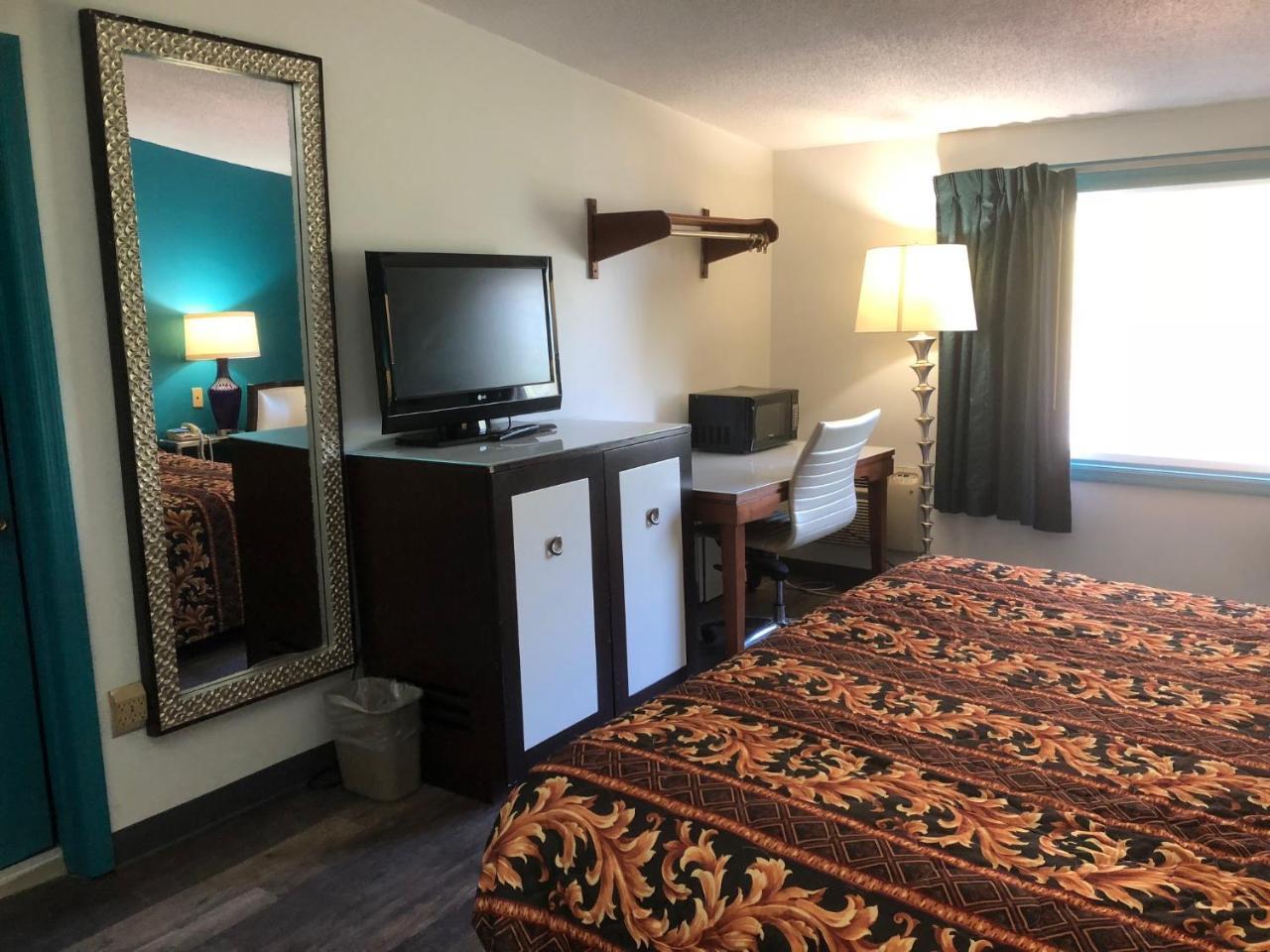 Econo Lodge Georgetown Bagian luar foto